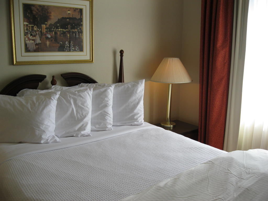 Chisholm Suite Hotel Duncan Oda fotoğraf
